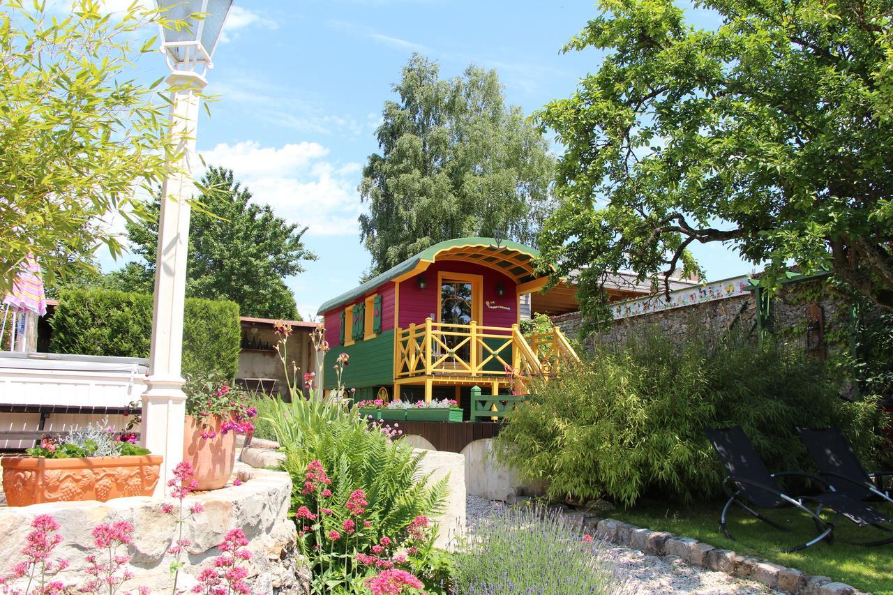 Bed and Breakfast Roulotte La Dominique Romery  Pokoj fotografie
