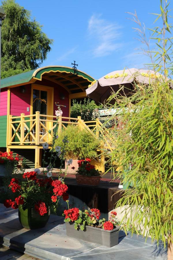 Bed and Breakfast Roulotte La Dominique Romery  Exteriér fotografie