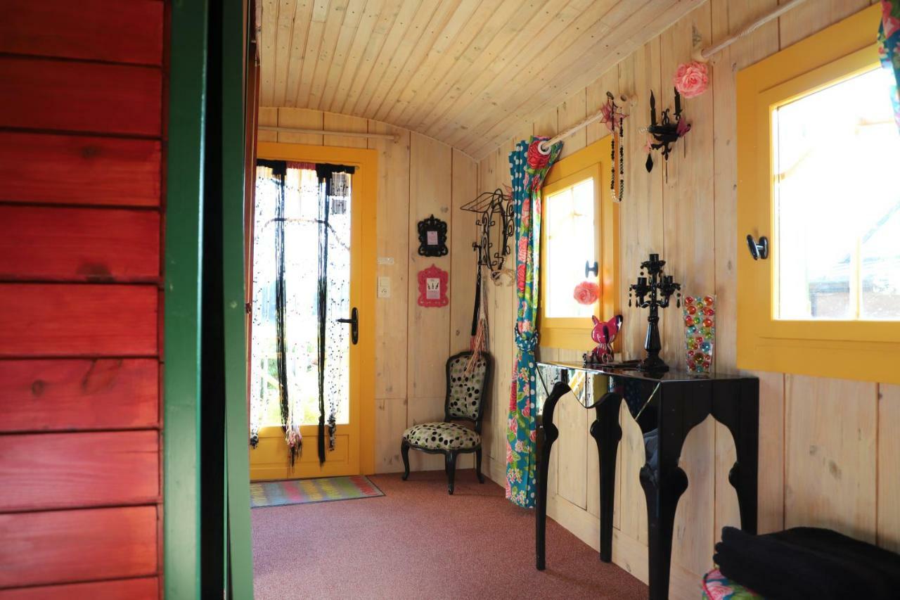 Bed and Breakfast Roulotte La Dominique Romery  Exteriér fotografie